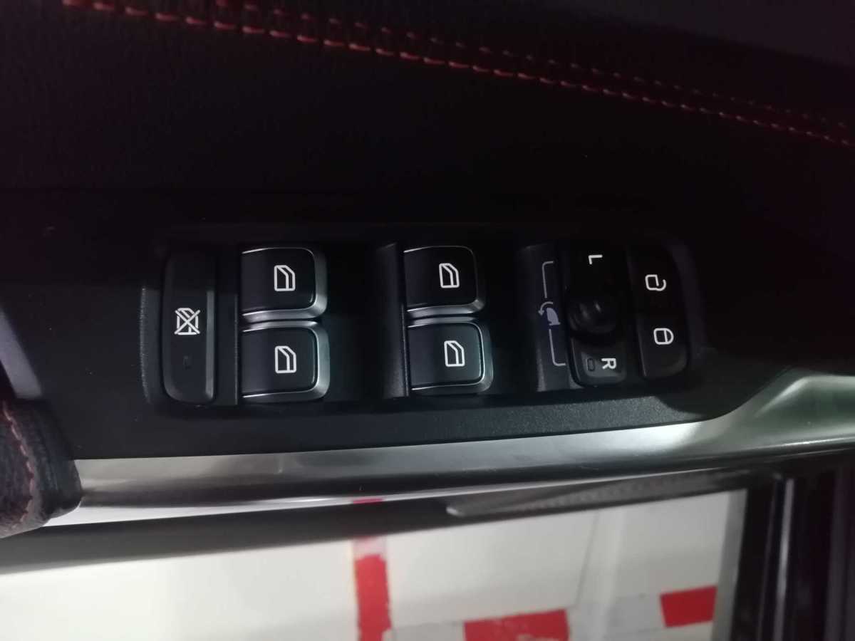 Lynk & Co 01 2020 car image #17