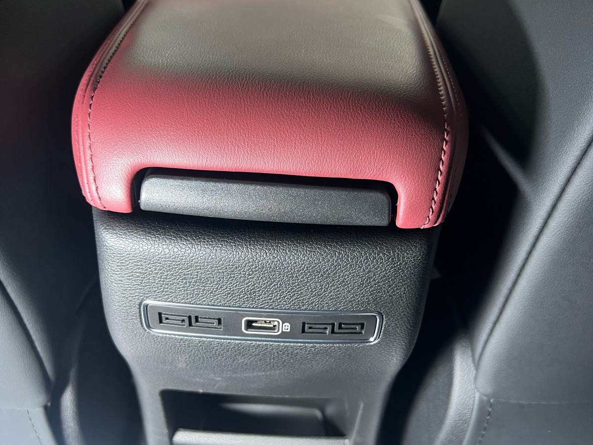 GEELY Coolray 2023 #17 GEELY Coolray 2023 car image #17