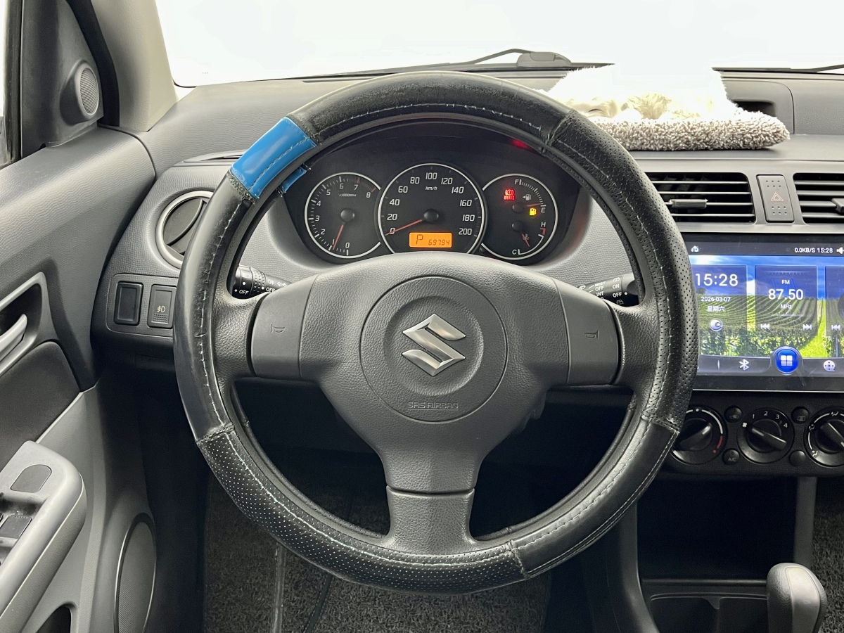Suzuki Swift 2016 car image #17