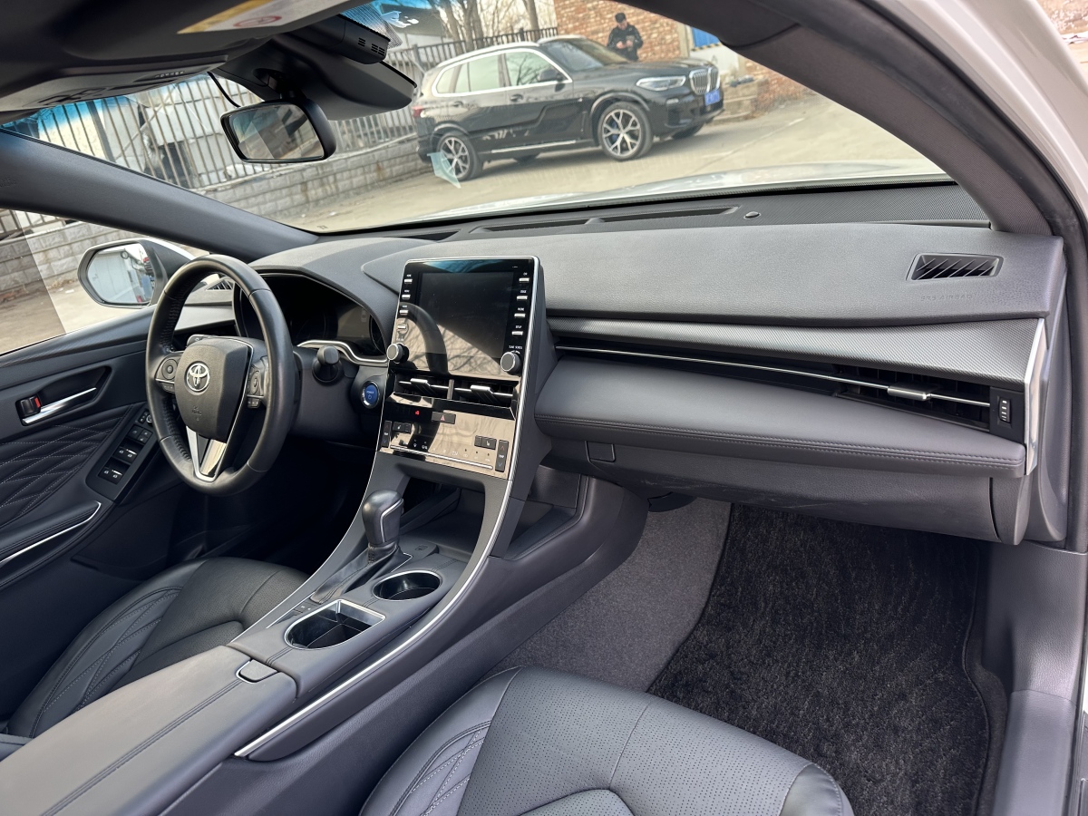 Toyota Avalon 2019 car image #17
