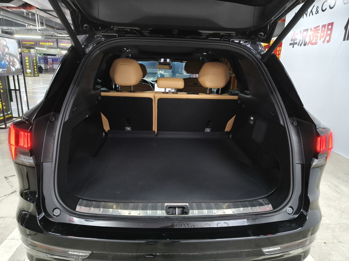 Lynk & Co 09 EM-P 2025 car image #17