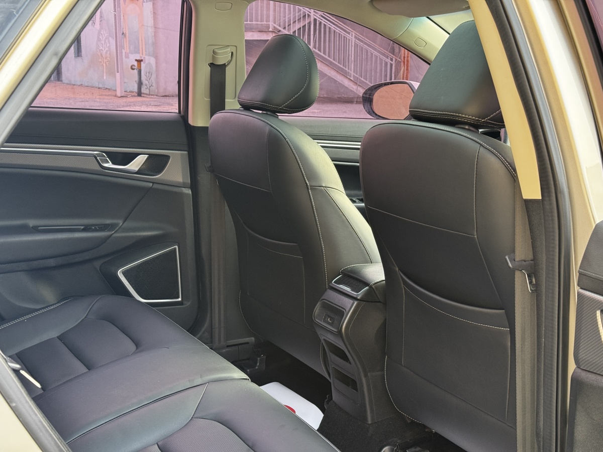 GEELY Emgrand GS 2018 car image #17