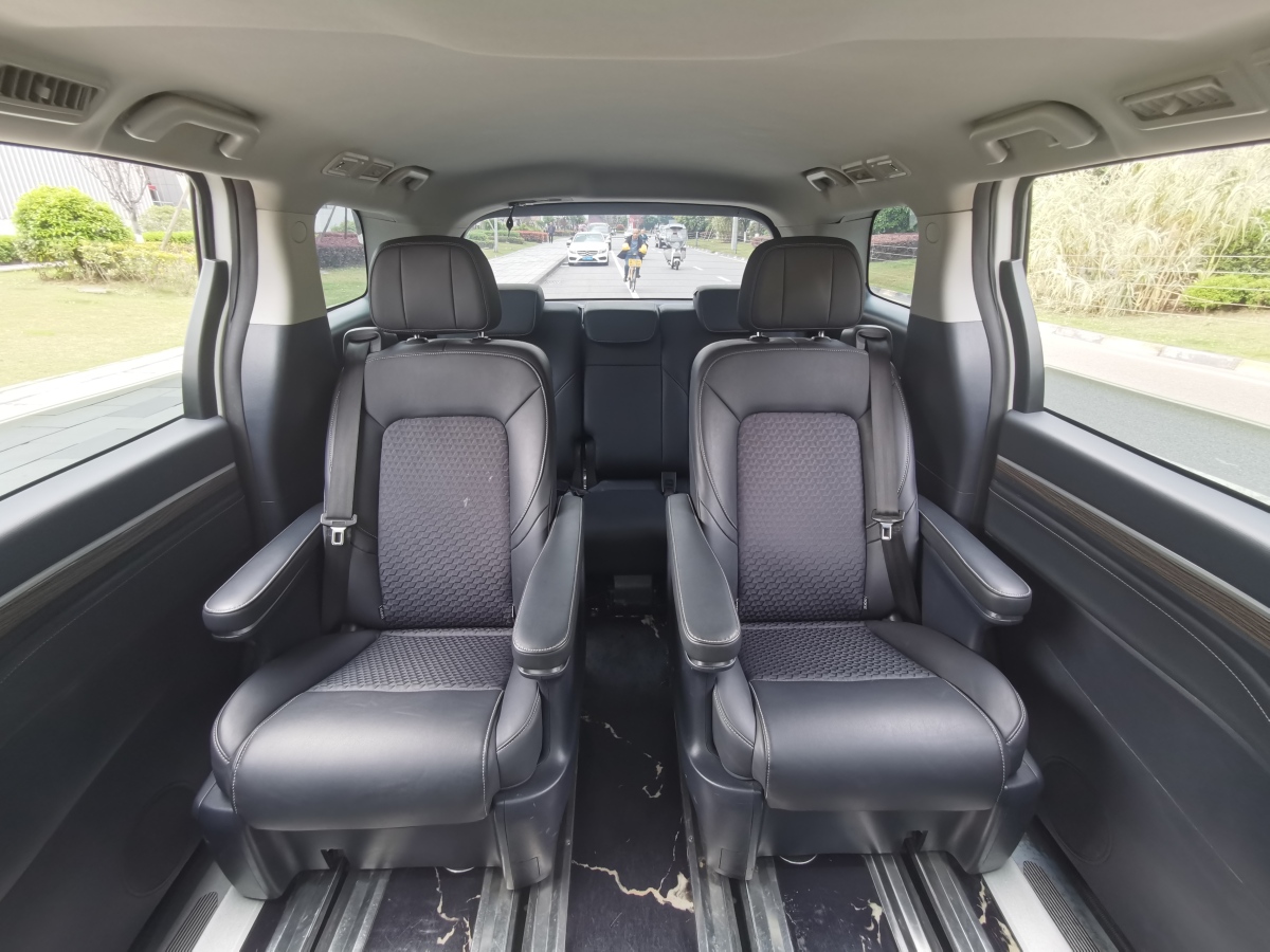 广汽传祺 传祺M8 2023 汽车图片 #17