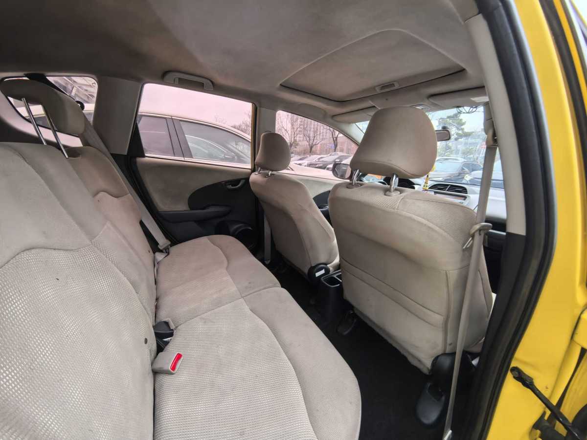 Honda Fit 2011 صورة سيارة #17