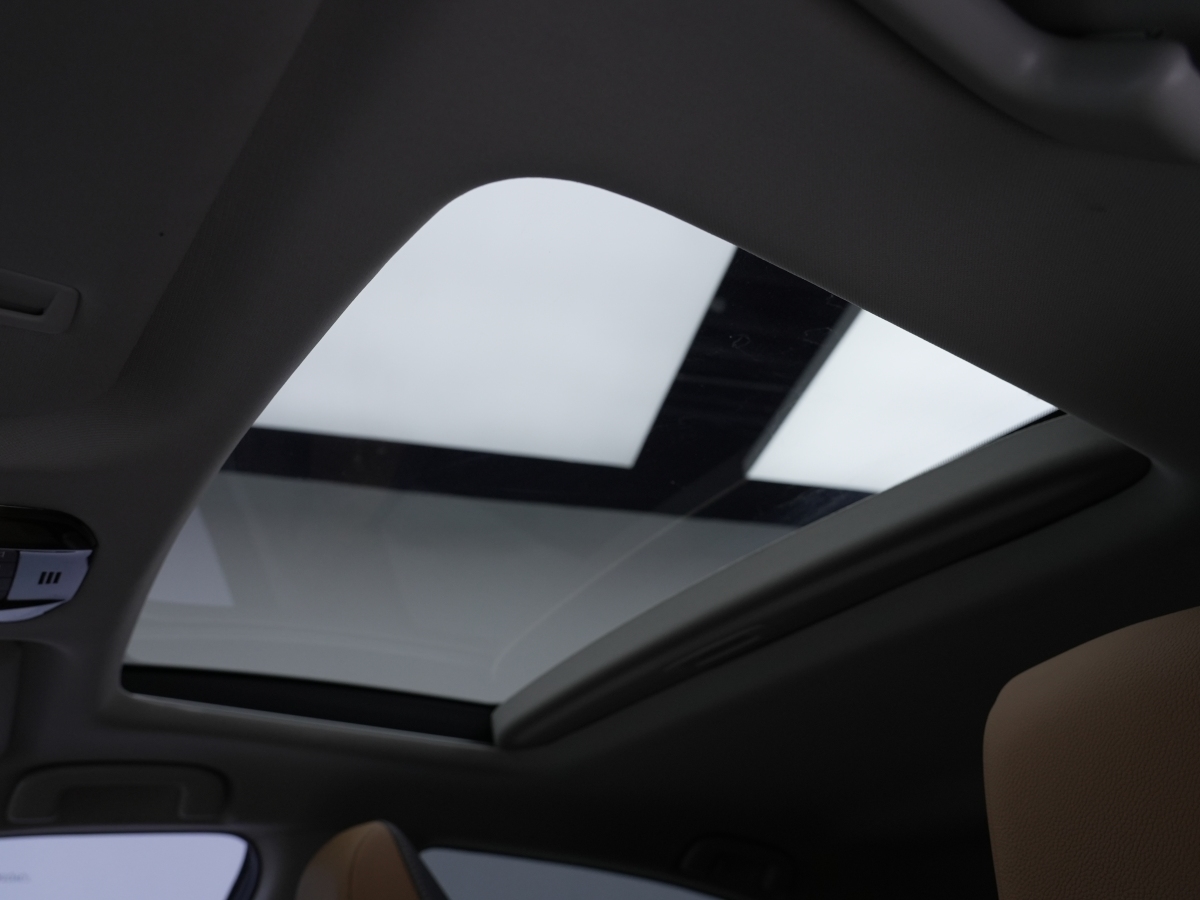 Toyota Venza 2024 car image #17