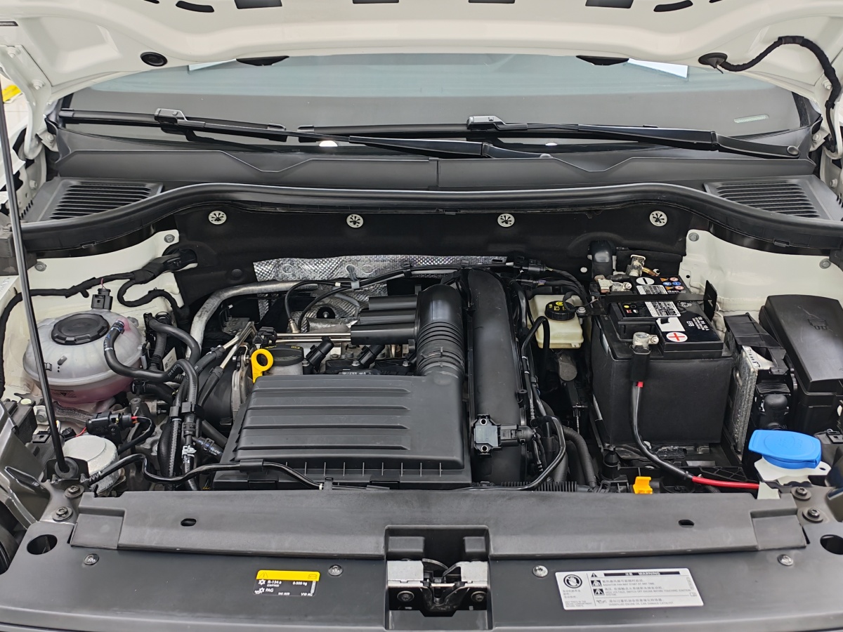 Volkswagen 2023 car image #17