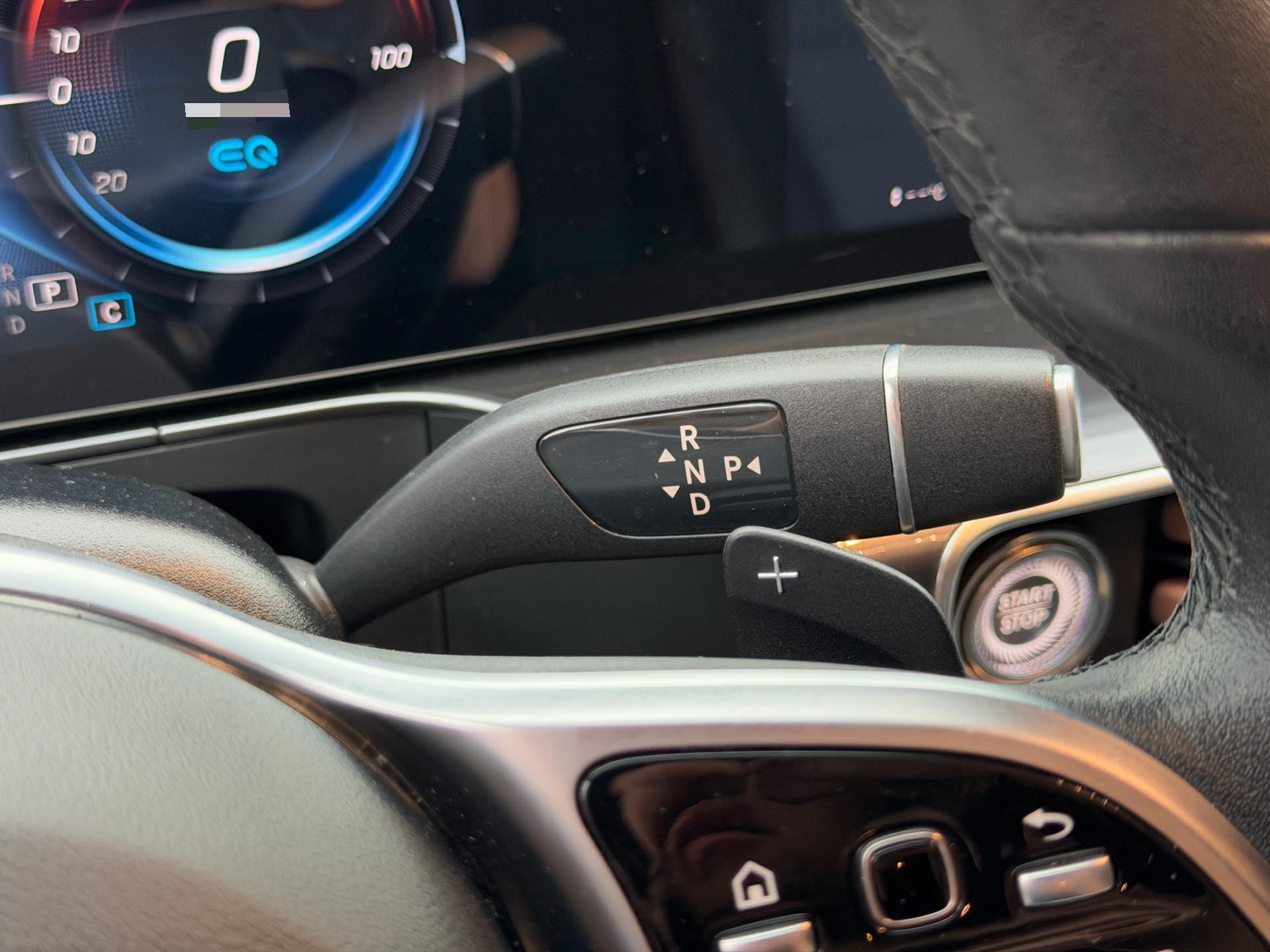 Mercedes-Benz EQC Class 2022 image de voiture #17