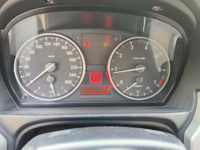 BMW 3 Series (Imported) 2011 car image #17