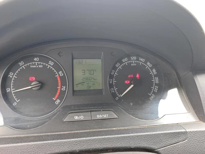 Skoda Rapid 2017 imagen de coche #17