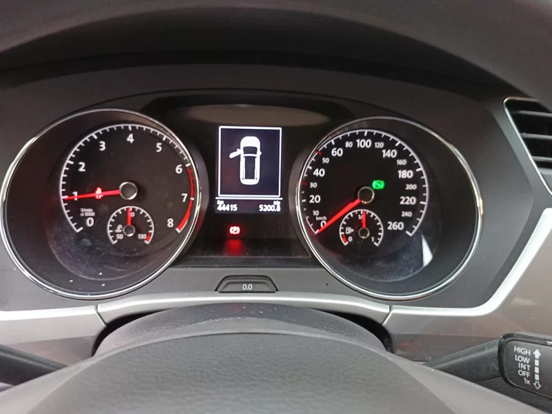 Volkswagen Touran 2018 car image #17