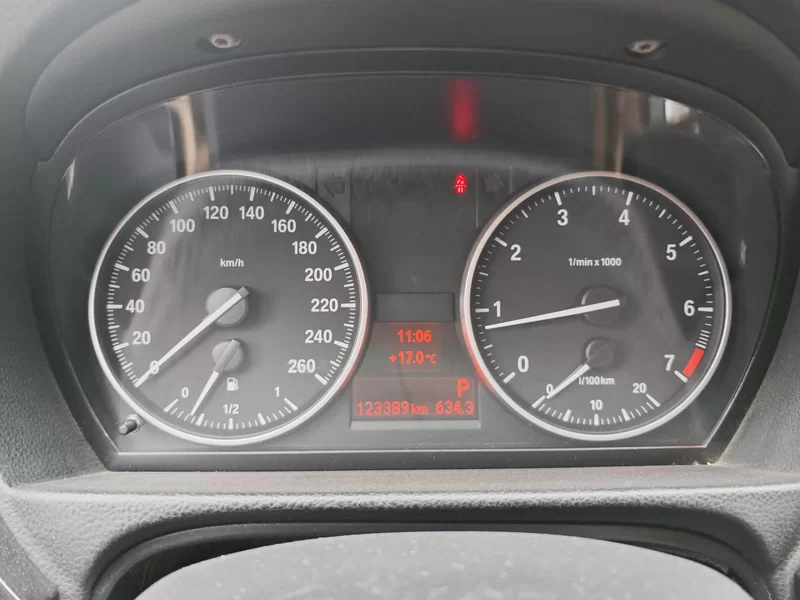 BMW 3 Series (Imported) 2012 car image #17