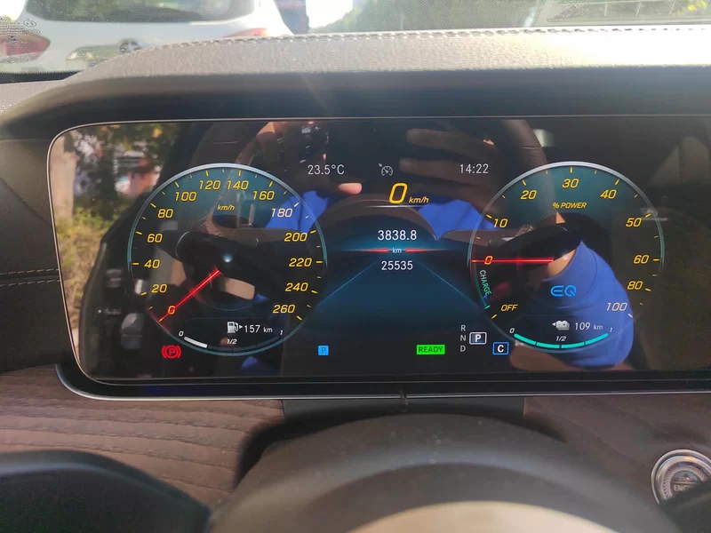 Mercedes-Benz E Class New Energy 2021 car image #17