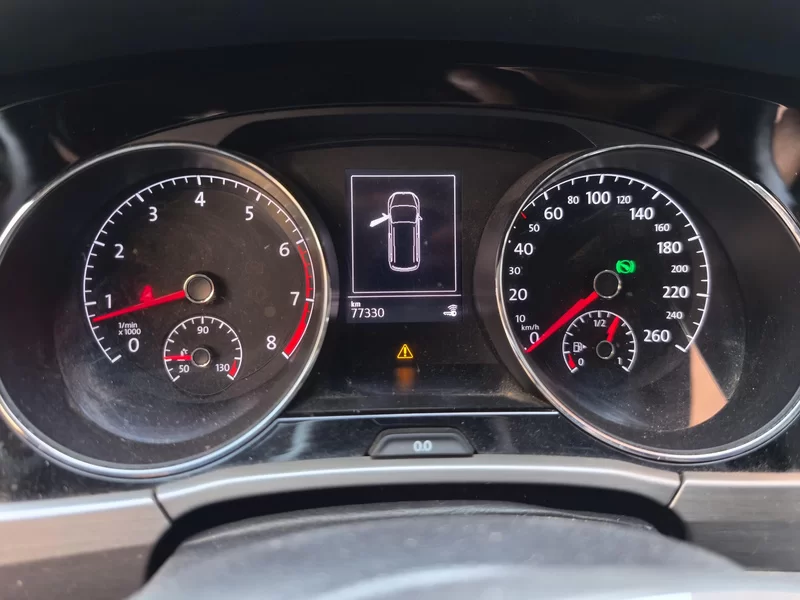 Volkswagen Touran 2018 car image #17