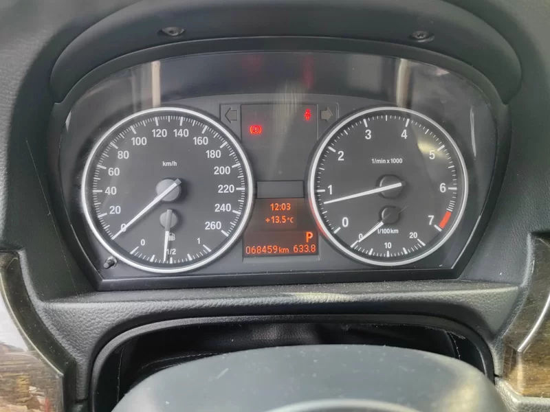 BMW 3 Series (Imported) 2013 car image #17