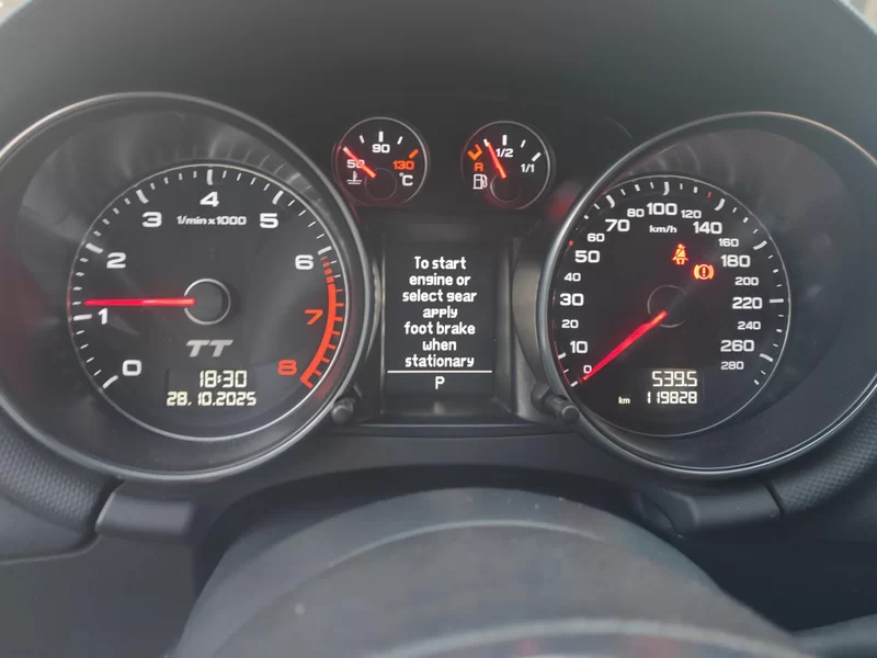 Audi TT RS 2012 #17 Audi TT RS 2012 car image #17