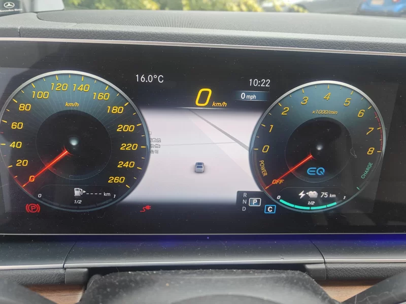 Mercedes-Benz GLE Class New Energy 2022 car image #17