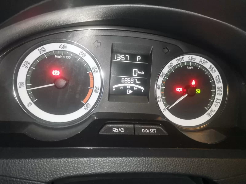 Skoda Rapid 2018 car image #17