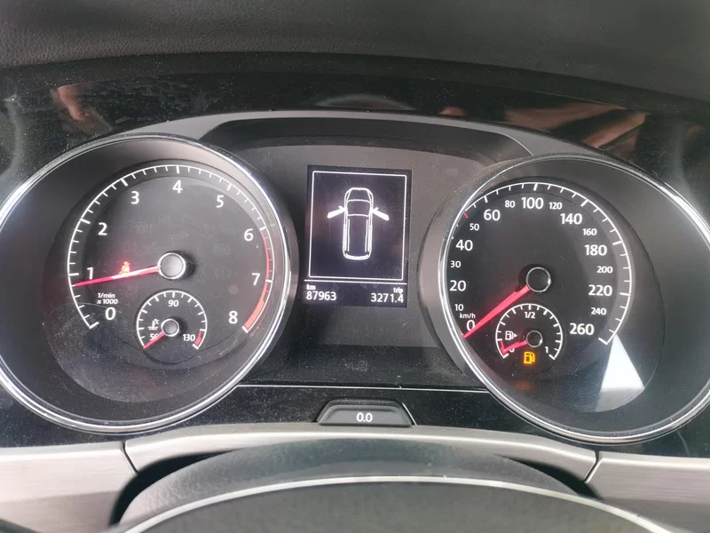 Volkswagen Touran 2018 car image #17