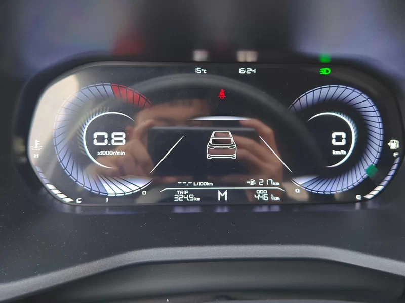 GEELY Emgrand 2025 car image #17