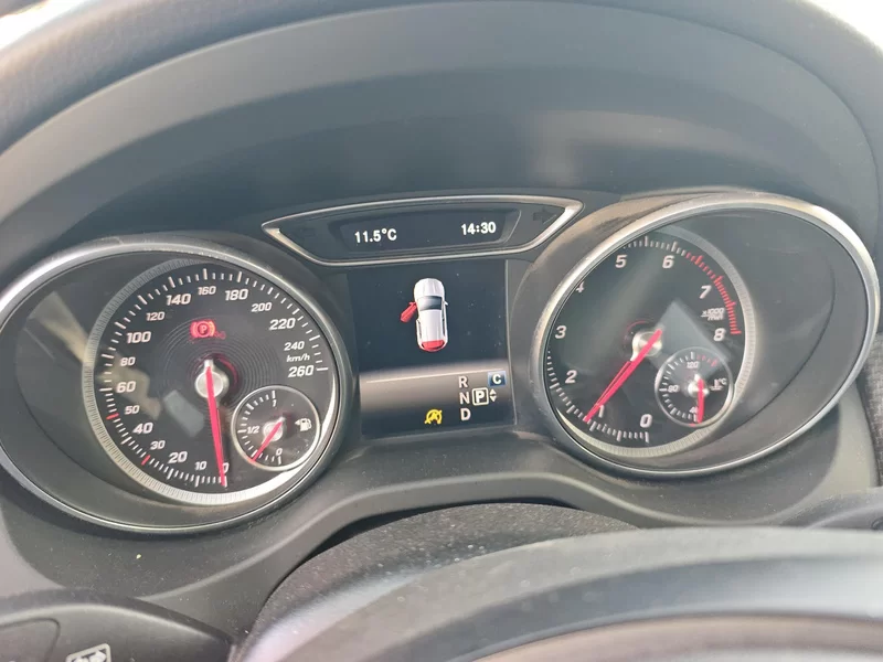 Mercedes-Benz GLA Class 2018 car image #17