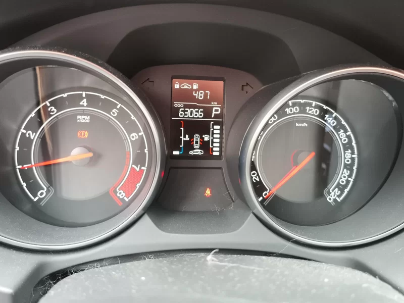 MG GT 2016 car image #17