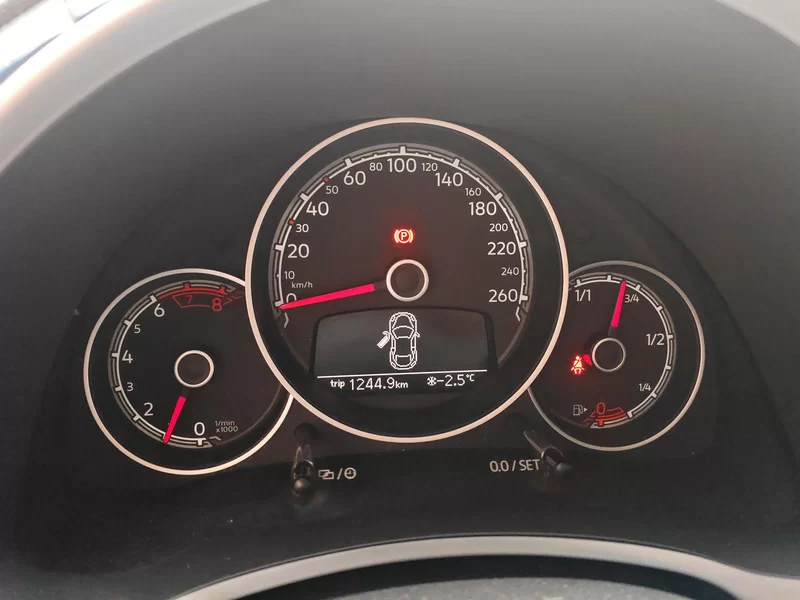 Volkswagen Beetle 2018 immagine di auto #17