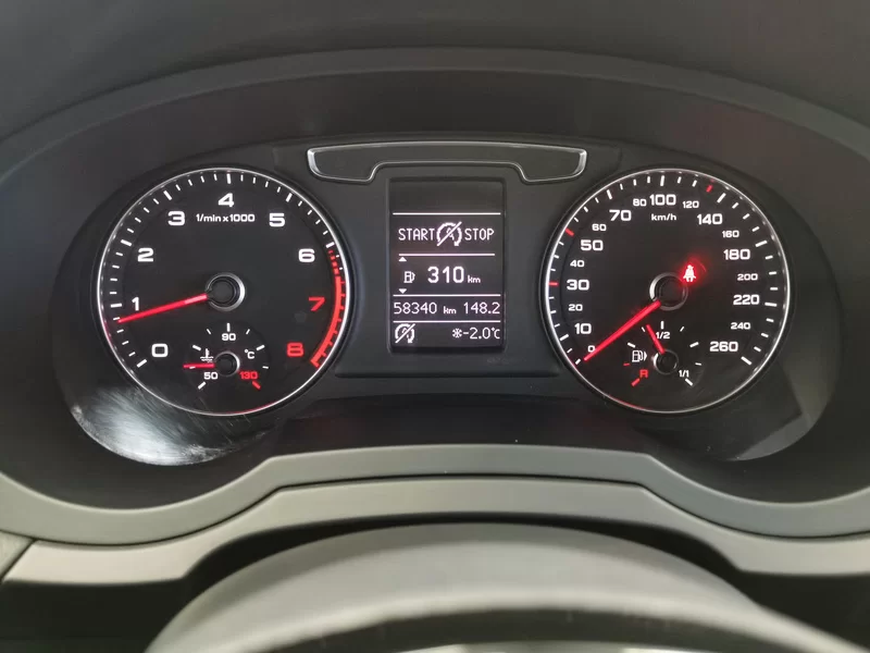 Audi Q3 2017 car image #17