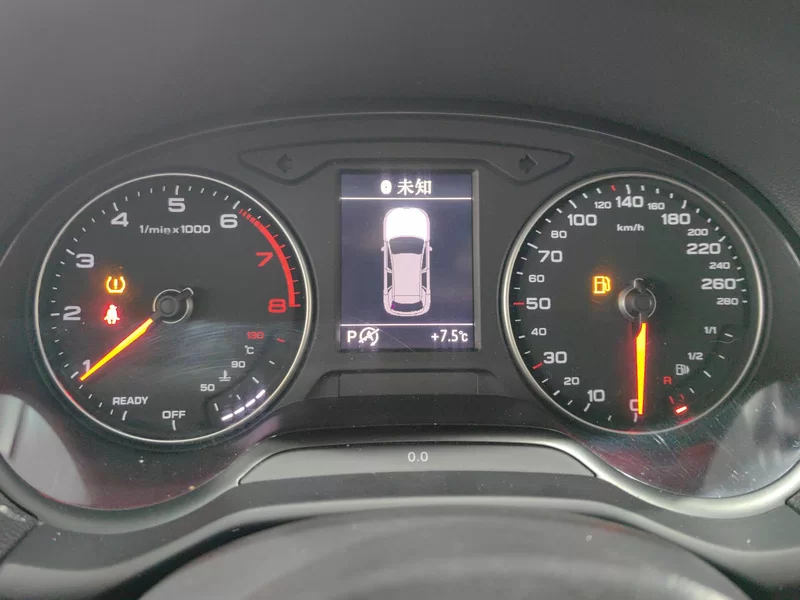 Audi Q2L 2020 car image #17