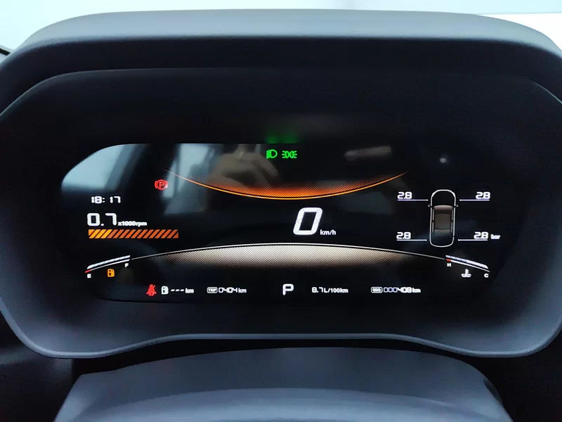 2025 car image #17