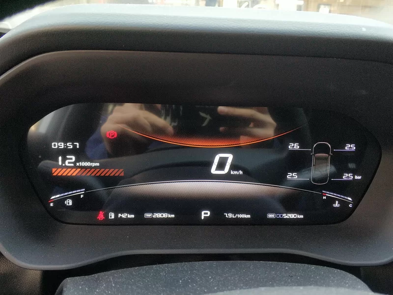 MG 5 2025 immagine di auto #17