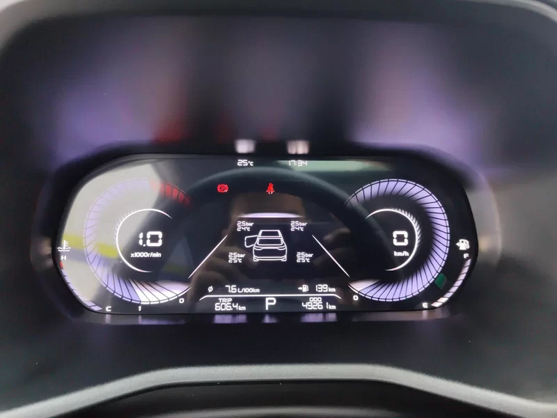 GEELY Emgrand 2023 car image #17