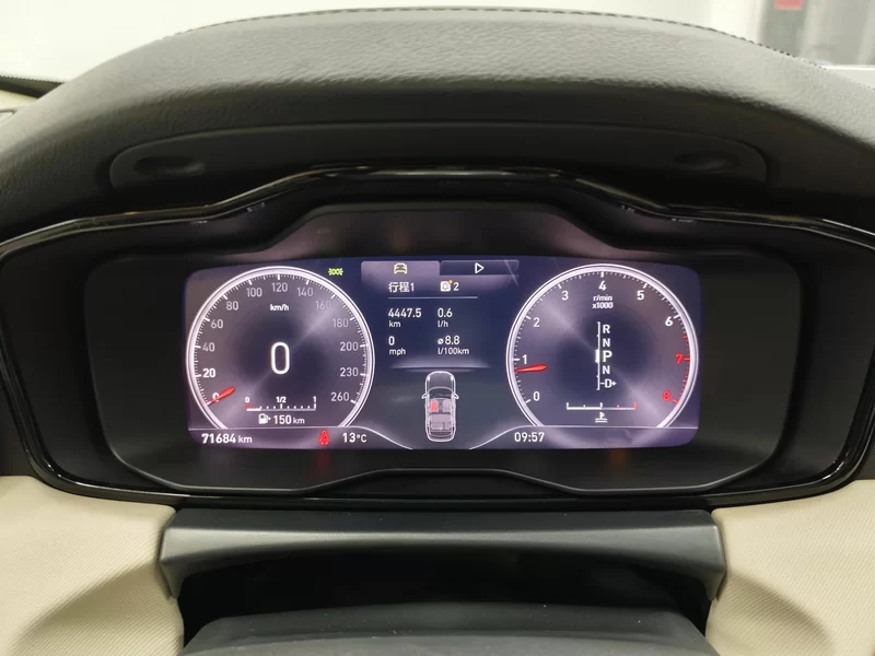 Lynk & Co 01 2018 #17 Lynk & Co 01 2018 car image #17