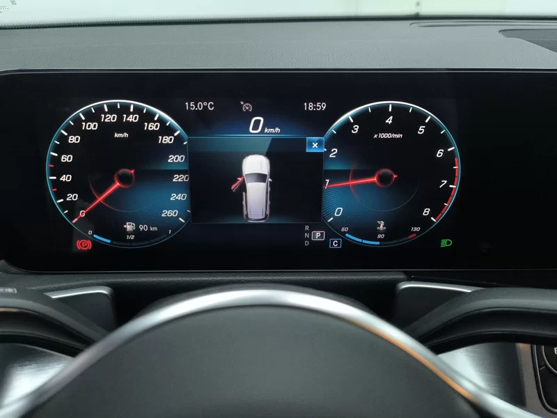 Mercedes-Benz GLB Class 2022 car image #17