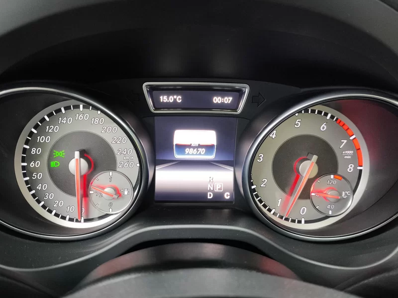 Mercedes-Benz GLA Class 2016 car image #17