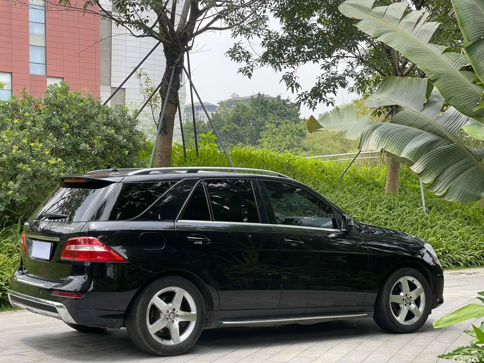 Mercedes-Benz M Class 2014 car image #17