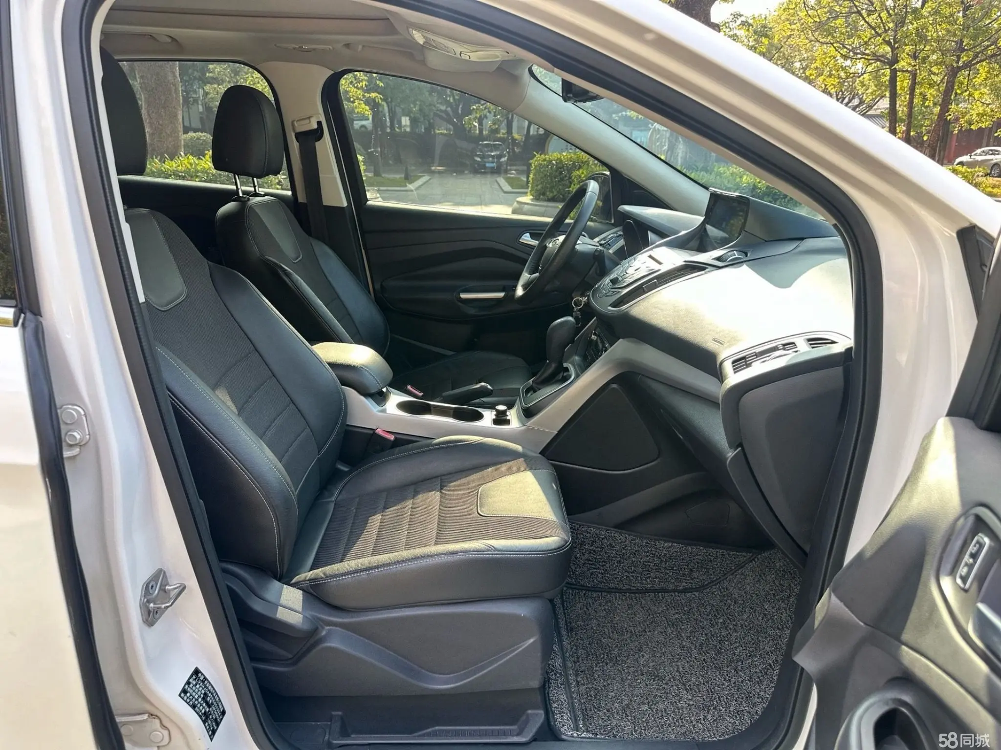 Ford Kuga 2014 car image #17