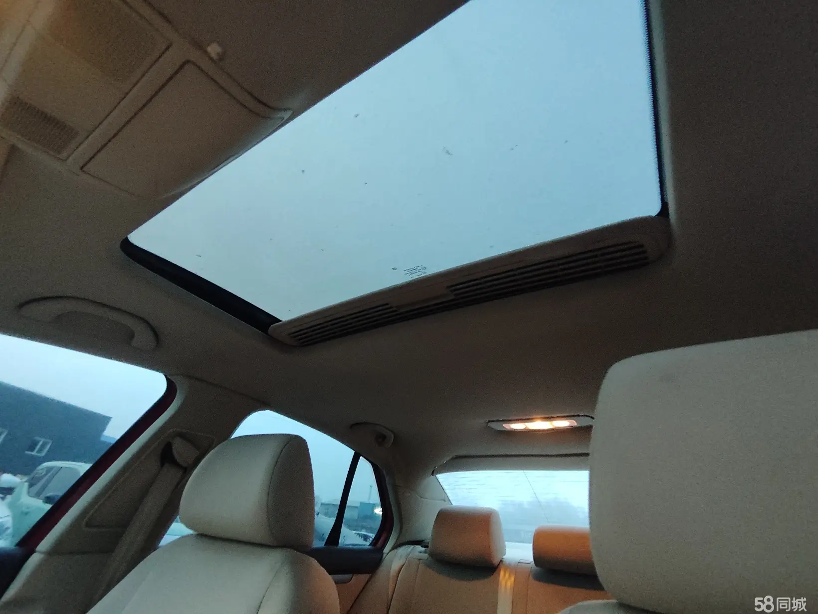 Volkswagen Sagitar 2010 immagine di auto #17