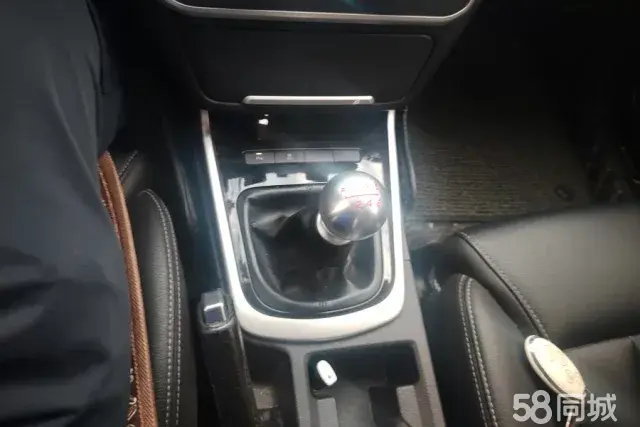 BYD Song MAX 2018 #17 BYD Song MAX 2018 car image #17