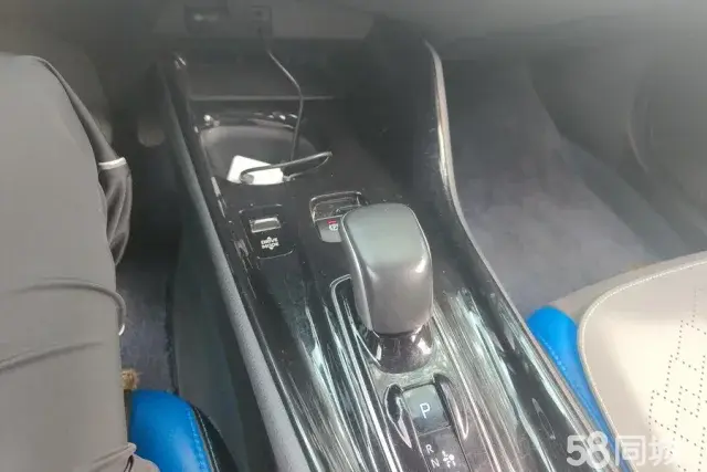 Toyota C-HR EV 2021 immagine di auto #17