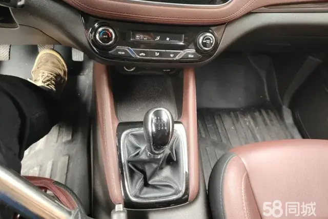 Changan Linmax 2018 car image #17