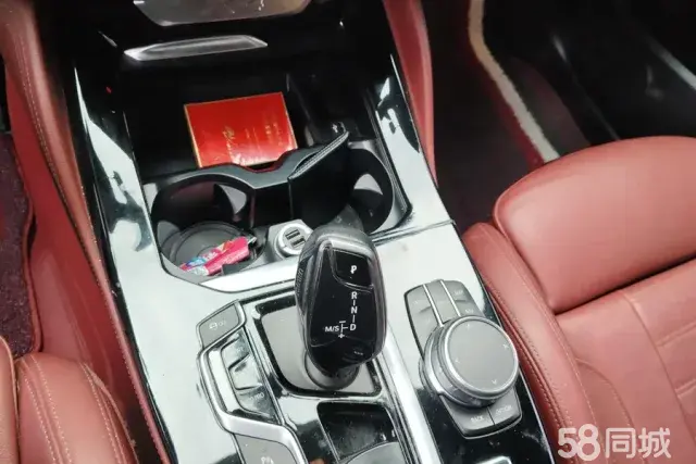 BMW X4 2019 car image #17