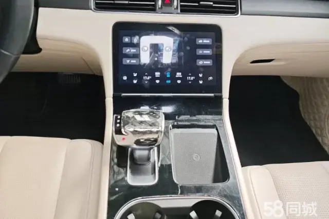 Li i8 2020 изображение автомобиля #17