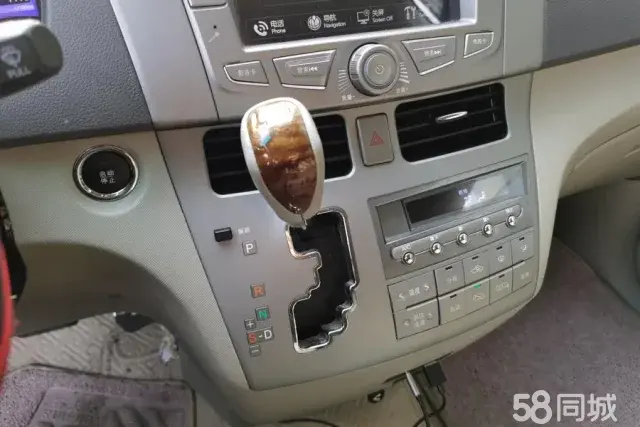 BYD M6 2015 car image #17