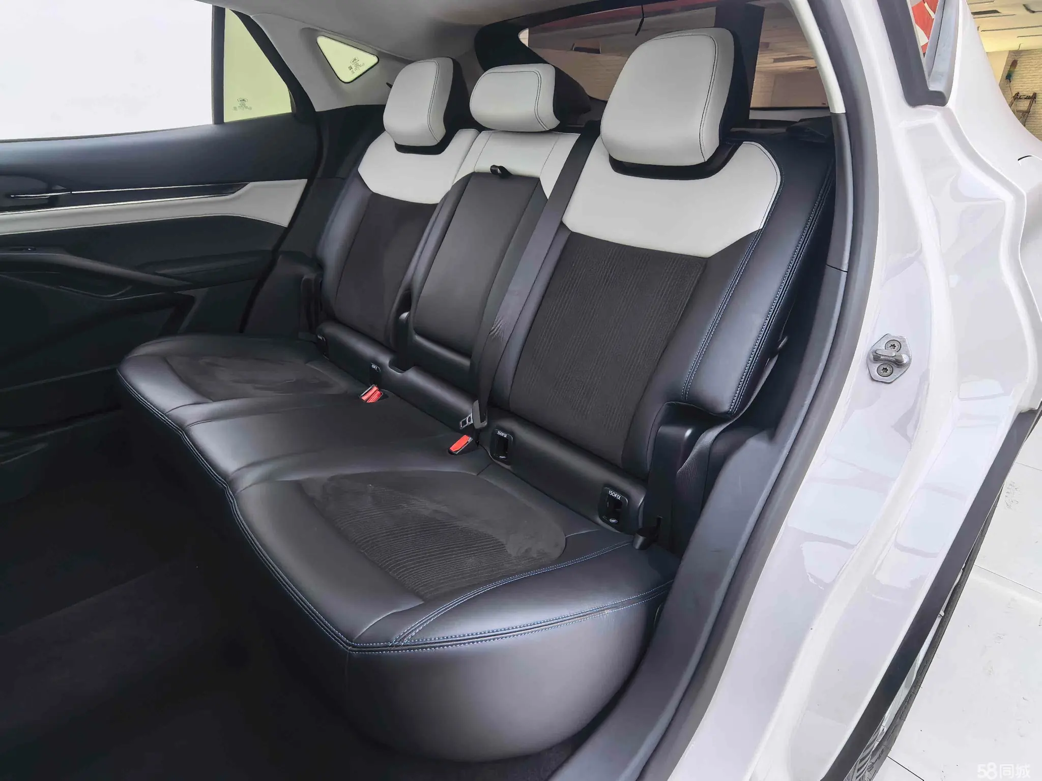 Ford Evos 2022 car image #17