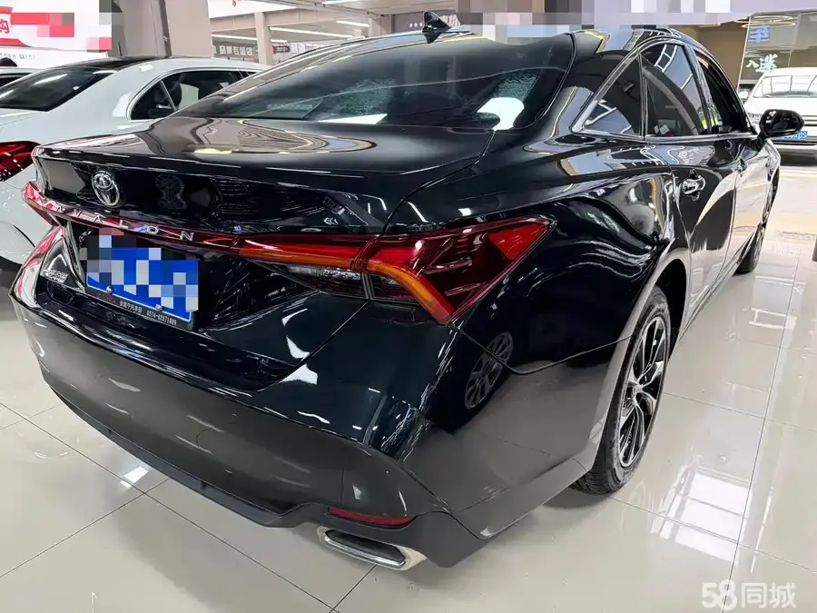 Toyota Avalon 2022 car image #17