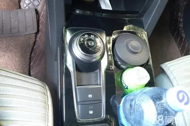 Ford Escape 2023 immagine di auto #17