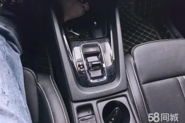 Skoda Octavia (Imported) 2024 car image #17