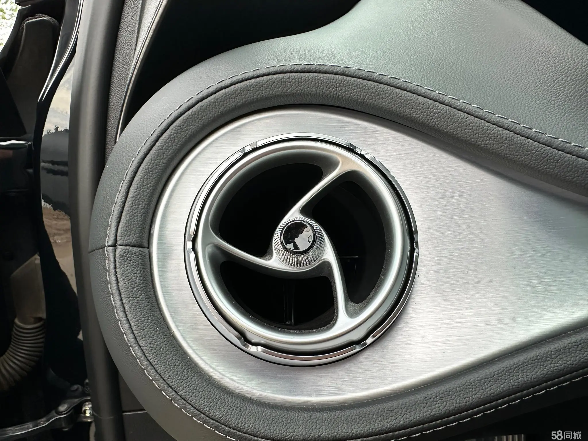 Denza X 2021 изображение автомобиля #17