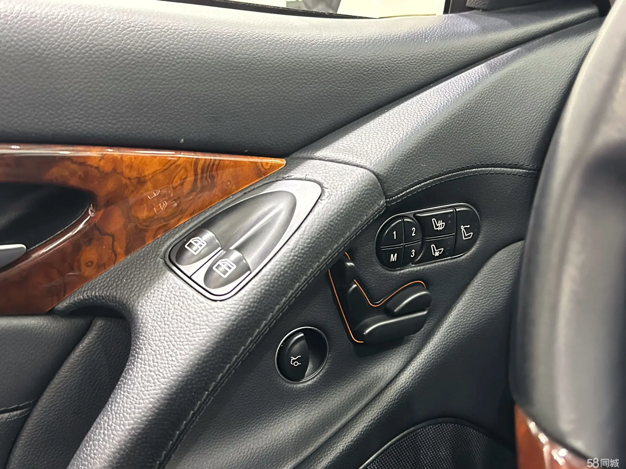 Mercedes-Benz SL Class 2010 car image #17