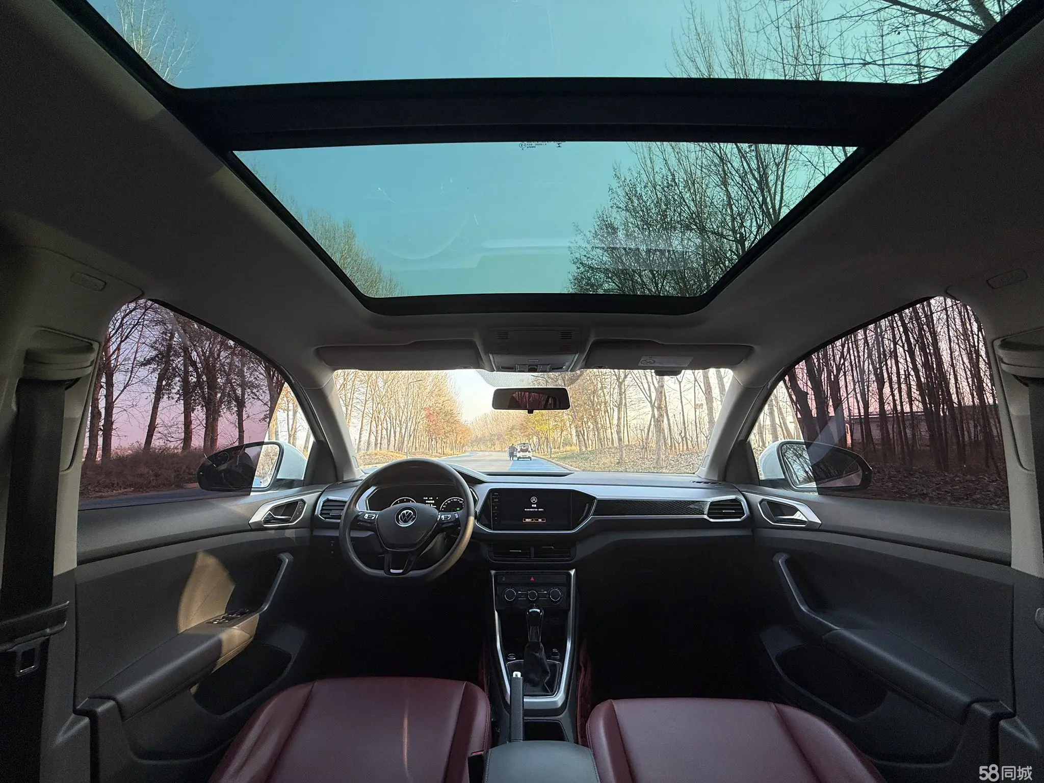 Volkswagen T-Cross 2021 car image #17